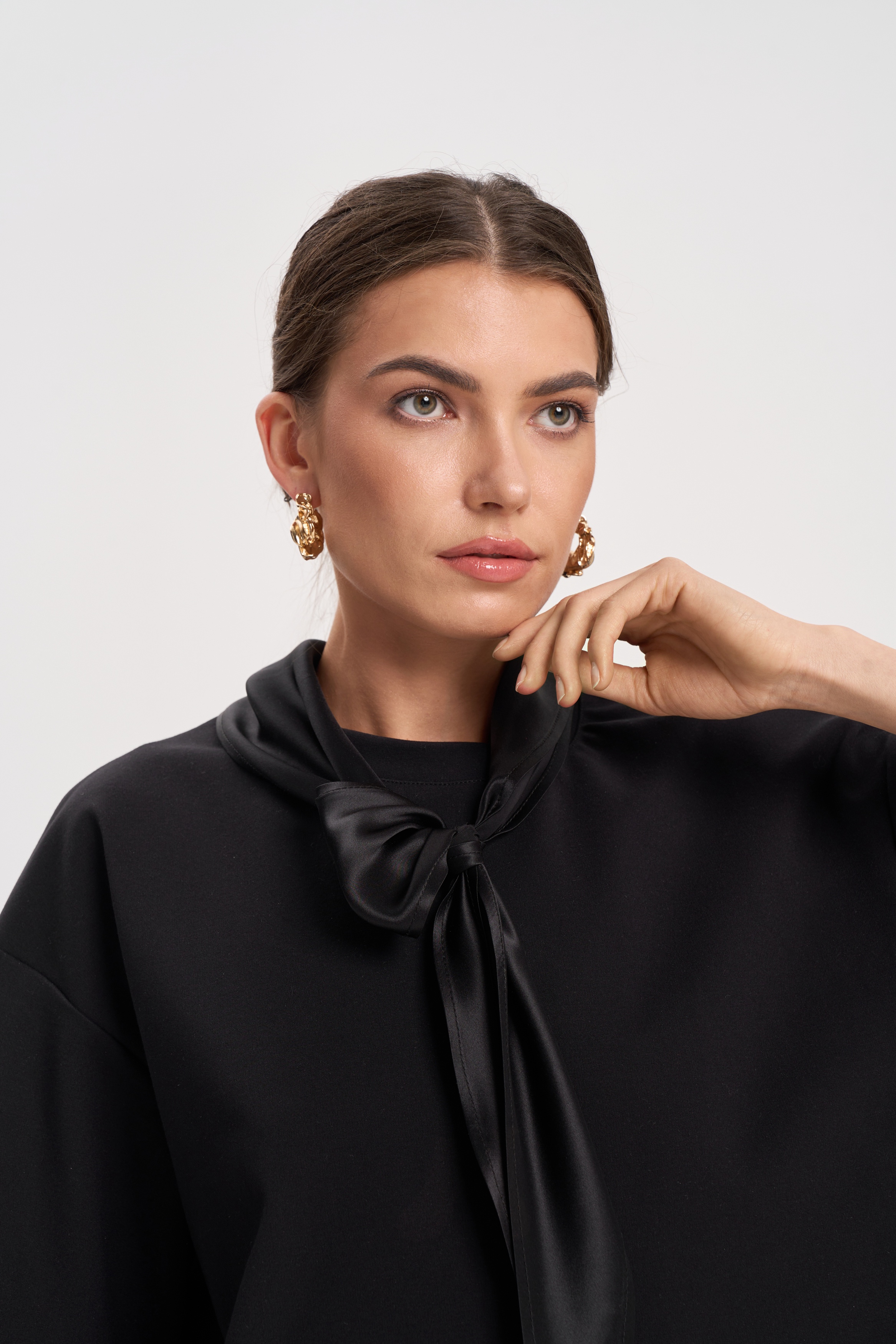 Футболка с шелковым воротничком