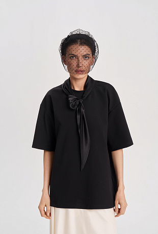 Футболка с шелковым воротничком