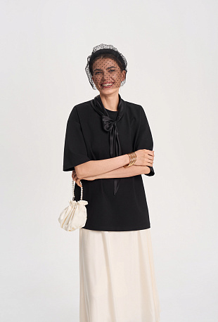 Футболка с шелковым воротничком