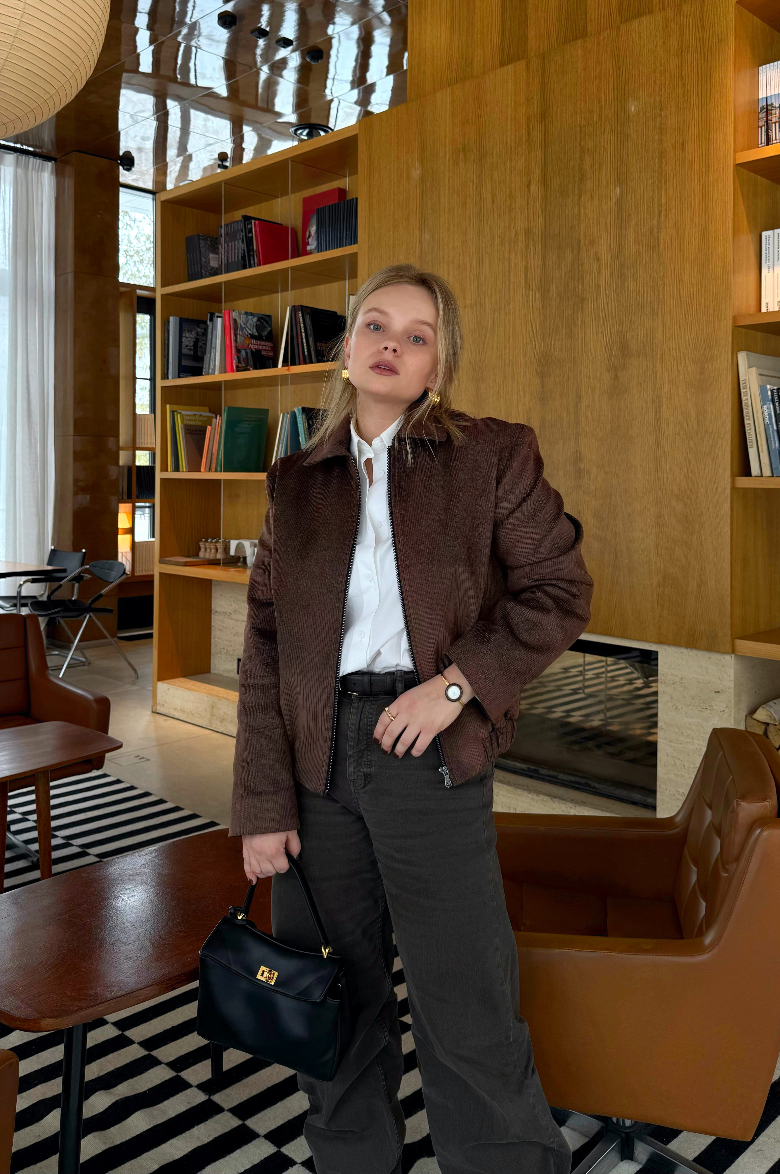 Бомбер из вельвета