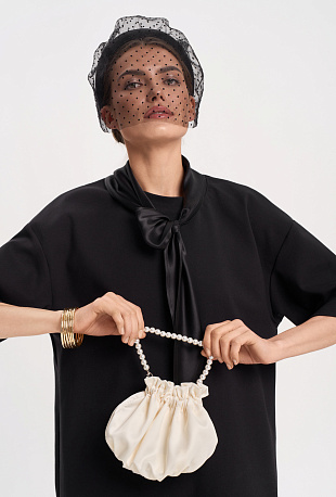 Футболка с шелковым воротничком